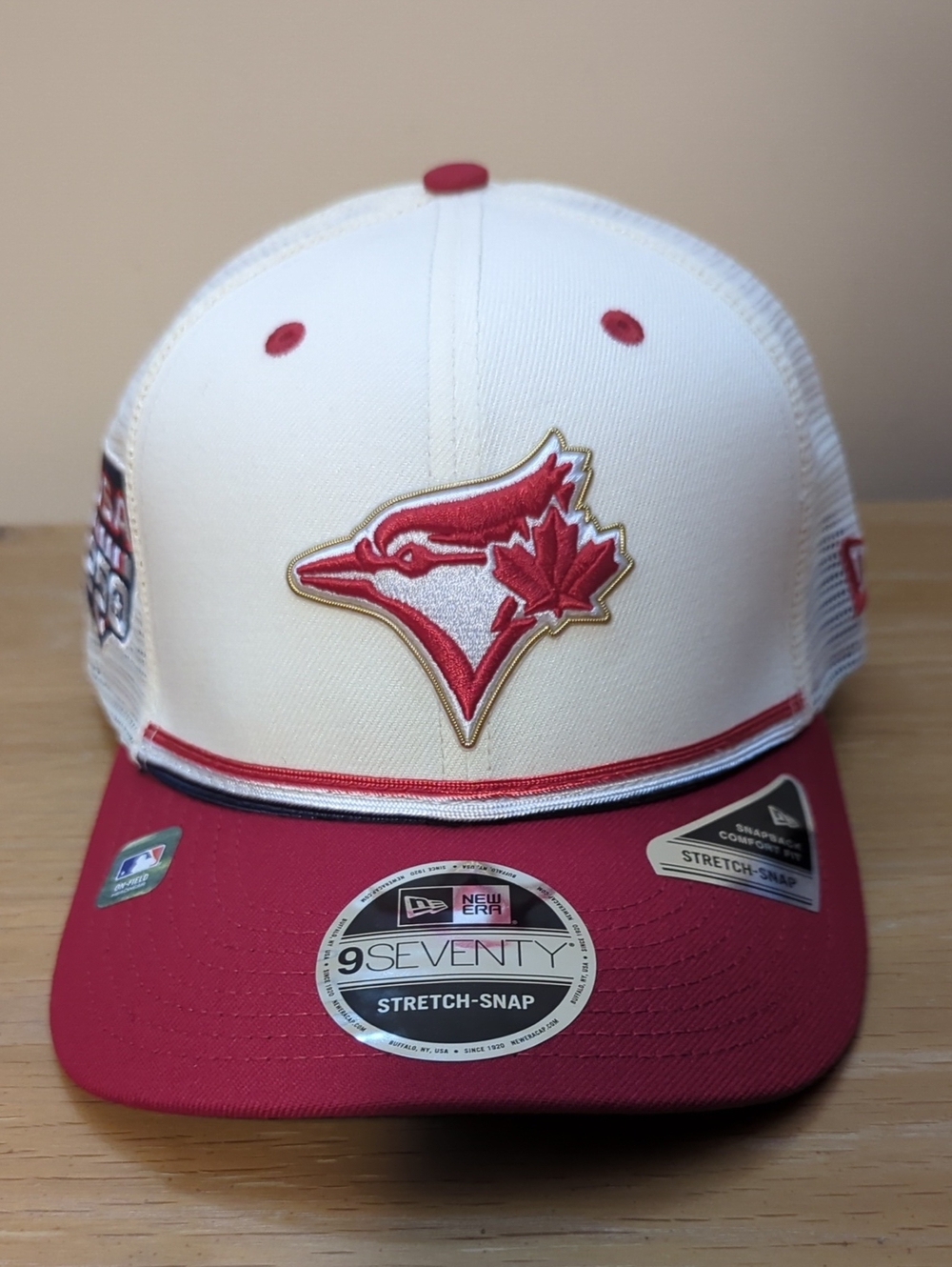 New Era Men9s Toronto Blue Jays White & Red 9FIFTY Stretch-Snap Hat
